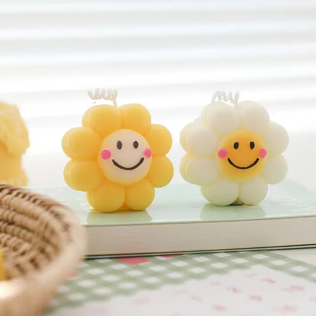 Smiley Sunflower Candle (Yellow)
