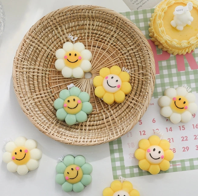 Smiley Sunflower Candle (White)