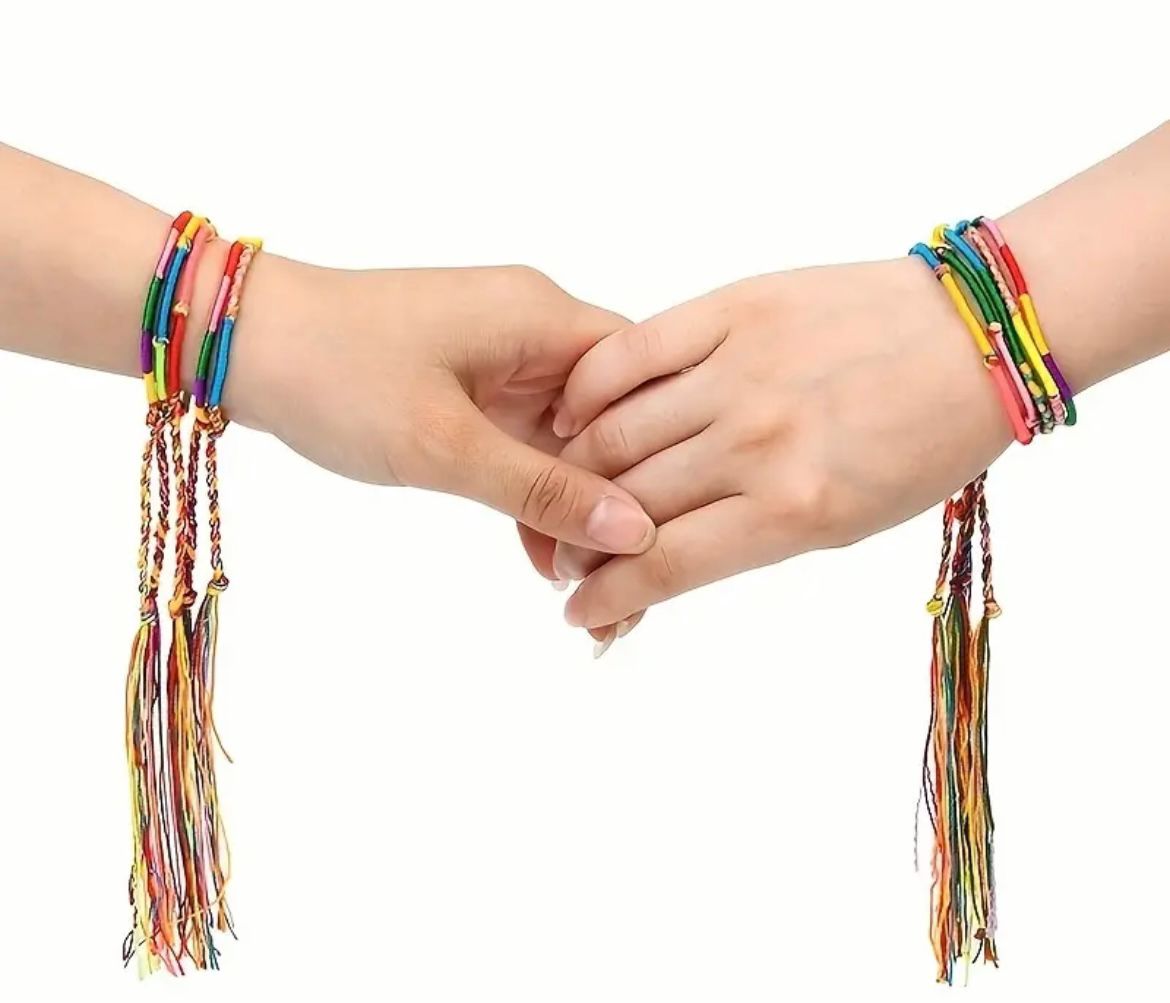 Friendship bracelets (6 bracelets)